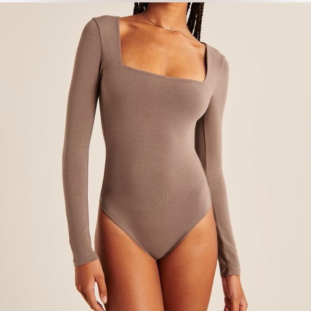 Abercrombie & fitch
Bodysuit 
Brown/tan 
Size small
